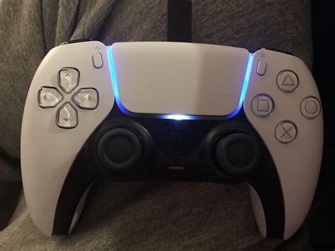 Why is the PS5 light white and not blue?