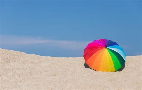 Why is the sand rainbow?