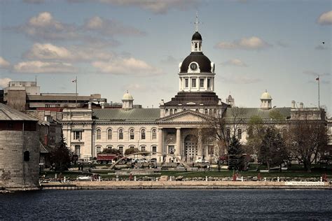 Why isn't Kingston the capital of Canada?