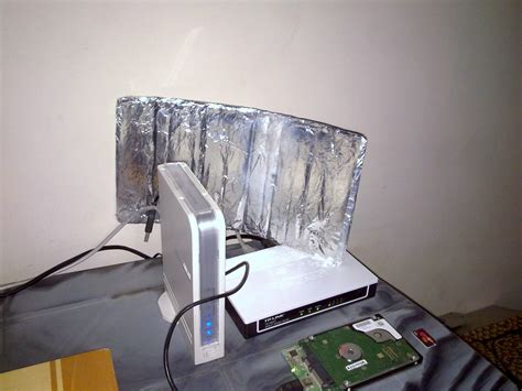 Why put aluminum foil behind your router?