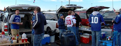 Why tailgating football?