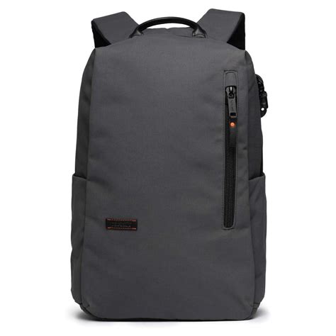Will a 40L backpack fit under airplane seat?