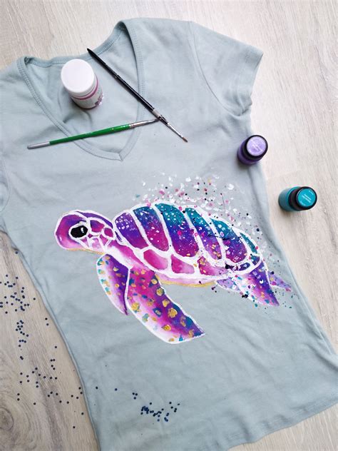 Will acrylic paint stay on a T shirt?
