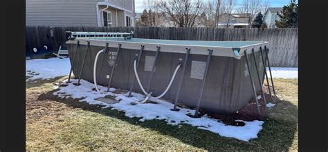 Will an above ground pool collapse if not level?