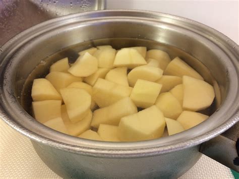 Will cut potatoes turn brown in water overnight?