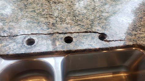 Will granite crack with heat?