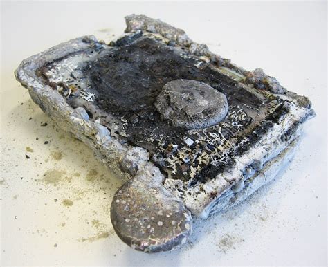 Will heat destroy a hard drive?