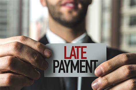 Will one late payment affect credit?