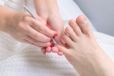 Will pedicure help with feet pain?