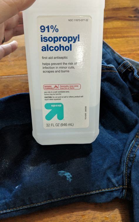 Will rubbing alcohol stain clothes?