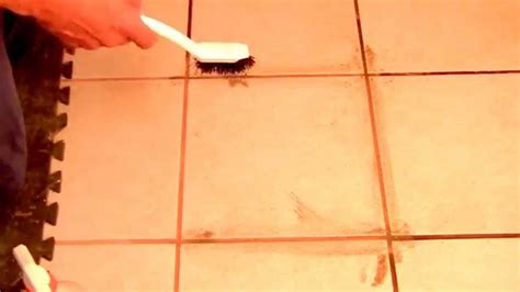 Will vinegar hurt ceramic tile or grout?