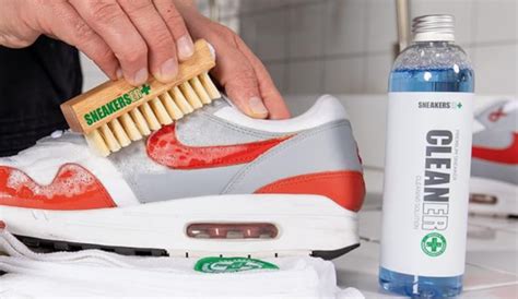 Will washing trainers stop them smelling?