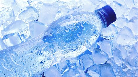 Will water bottles burst if frozen?